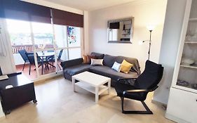 2Bdr Sunny Apartment With Pool And Private Parking In Benalmadena