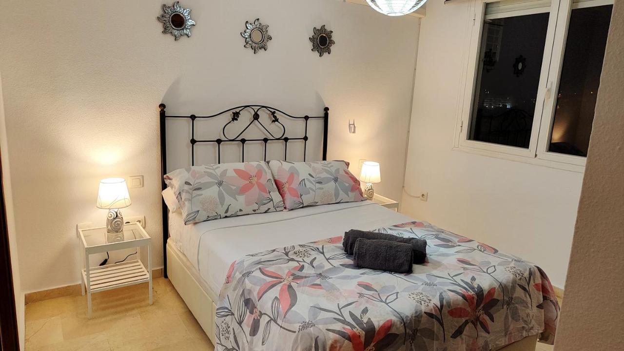 2Bdr Sunny Apartment With Pool And Private Parking In Benalmádena Exterior foto